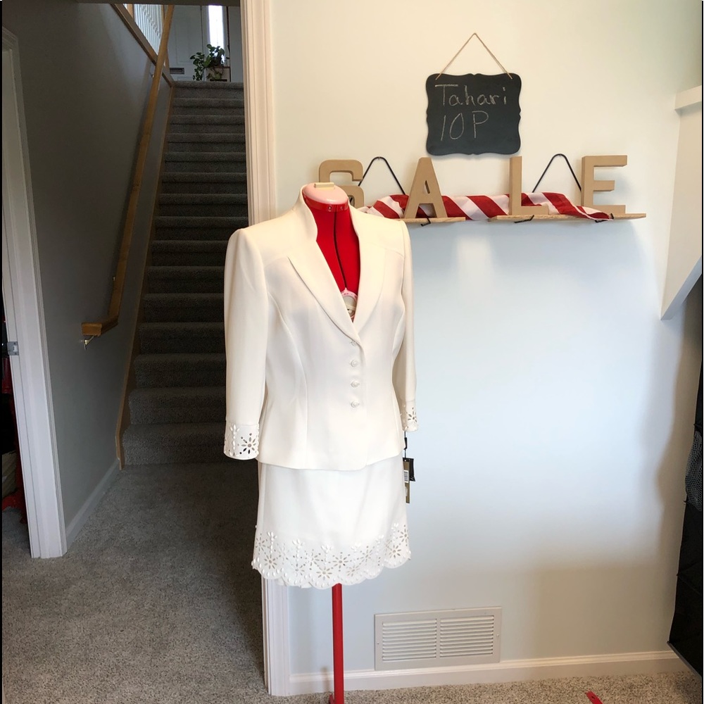 NWT Tahari Beaded Lined Suit 10P